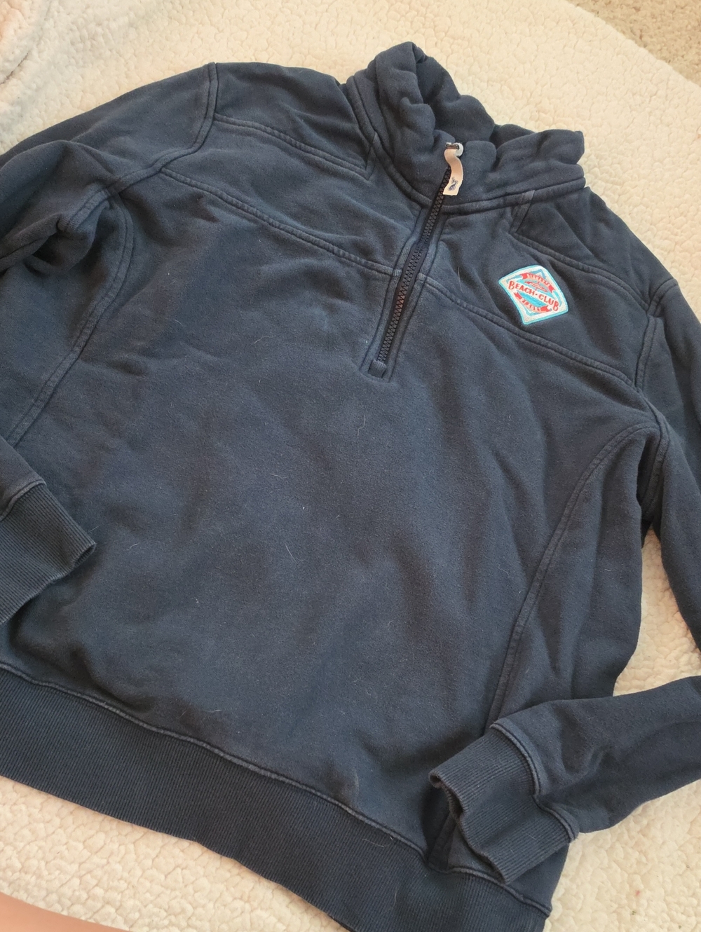 Disney world beach club vineyard vine, pull over three quarters Sweatshirt